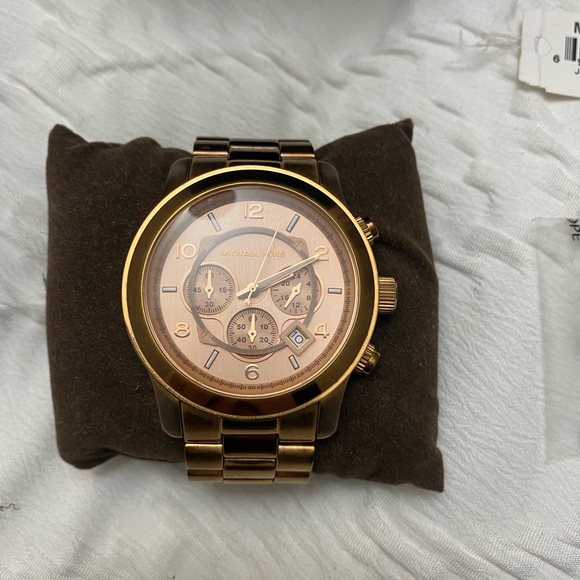 Michael Kors Layton Gold-Tone New with Tags Watch - Picture 3 of 11
